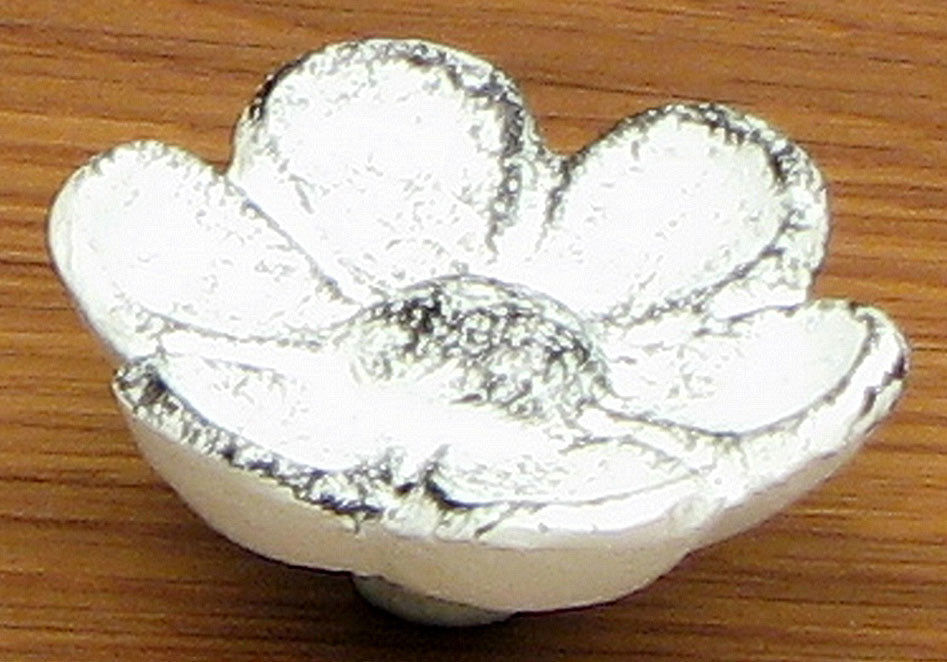 Cupped Antique White Flower Drawer Pull Set/6